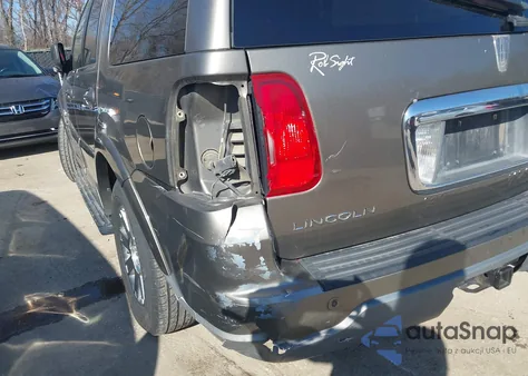 2004 Lincoln Navigator z USA, uszkodzony, nr VIN 5LMFU28R34LJ37265